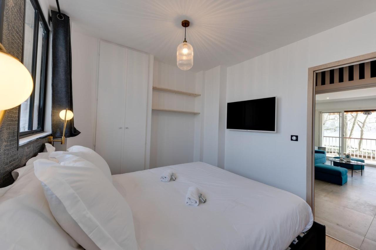 Swan Lake - Design Apartment Facing Lake Annecy Exterior photo